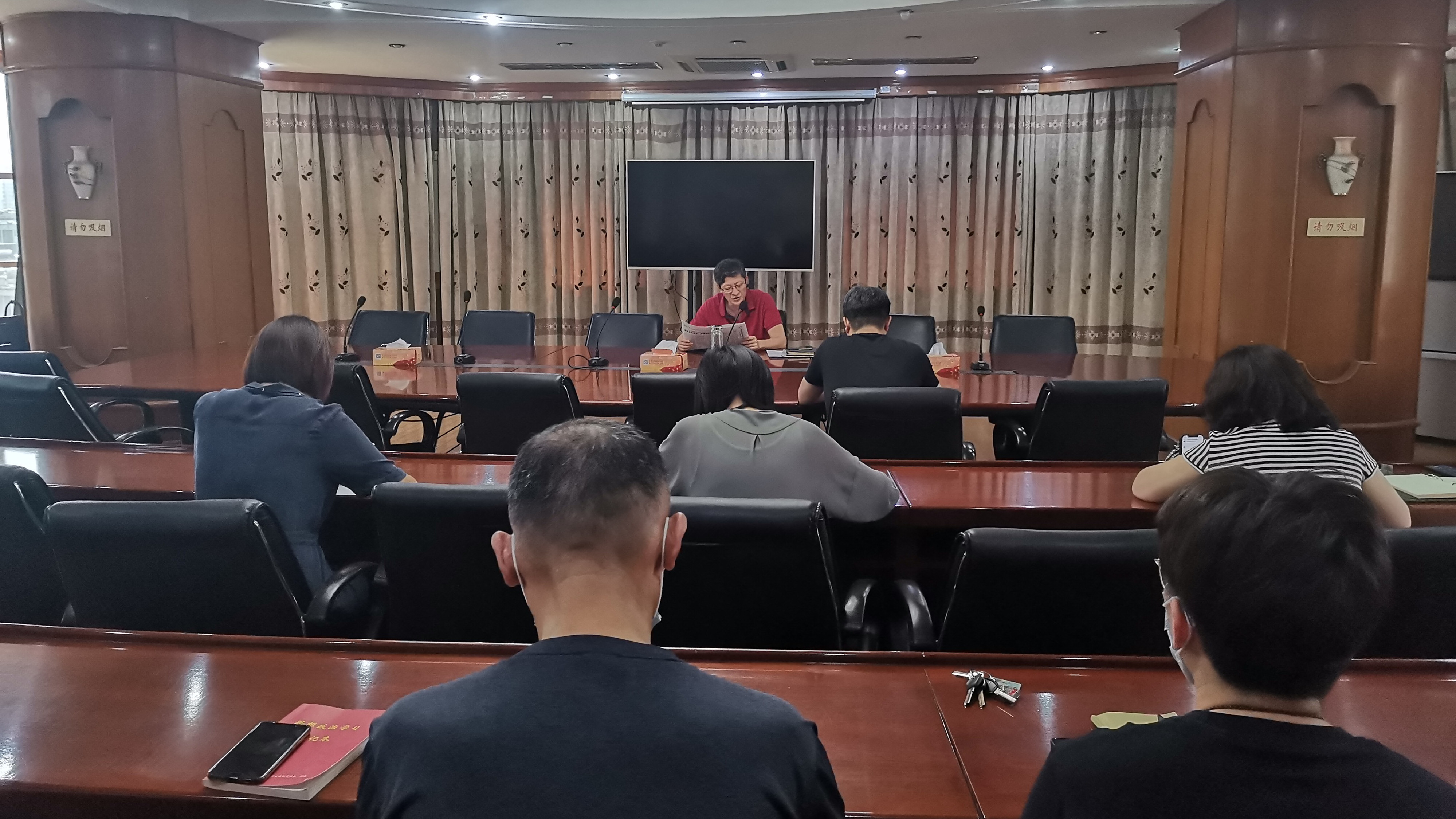 专题党课.jpg