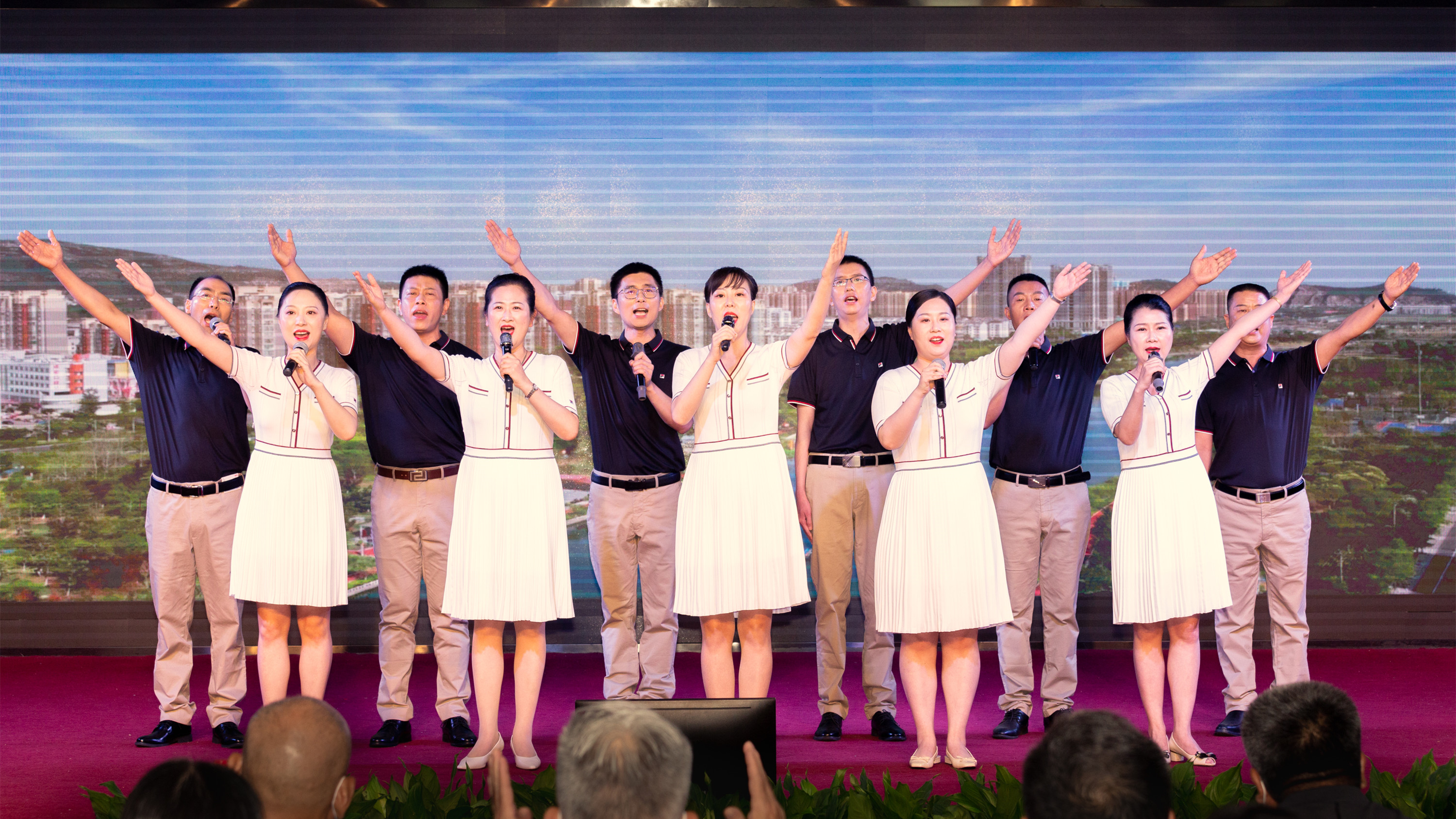 03市苍梧绿园管理处-《年轻的朋友来相会》.jpg
